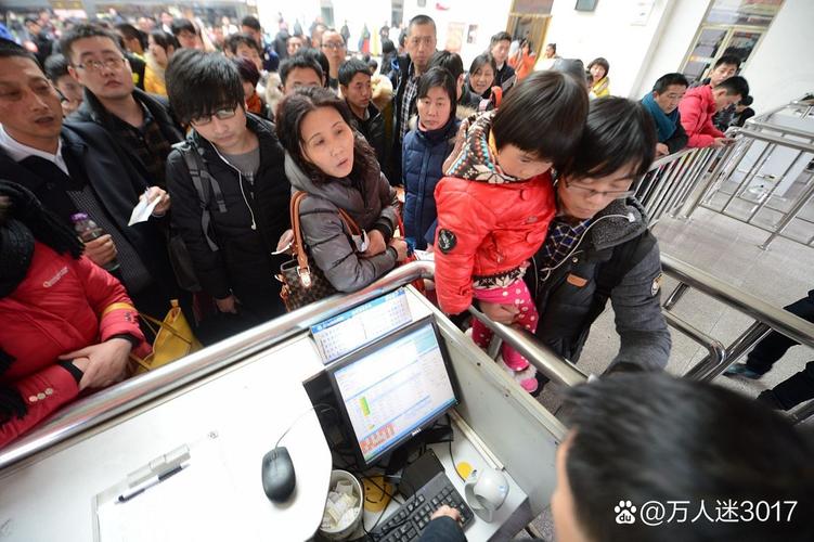 国庆黄金周,人们出行的热情如火如荼,铁路车票销售火爆,累计已售出1